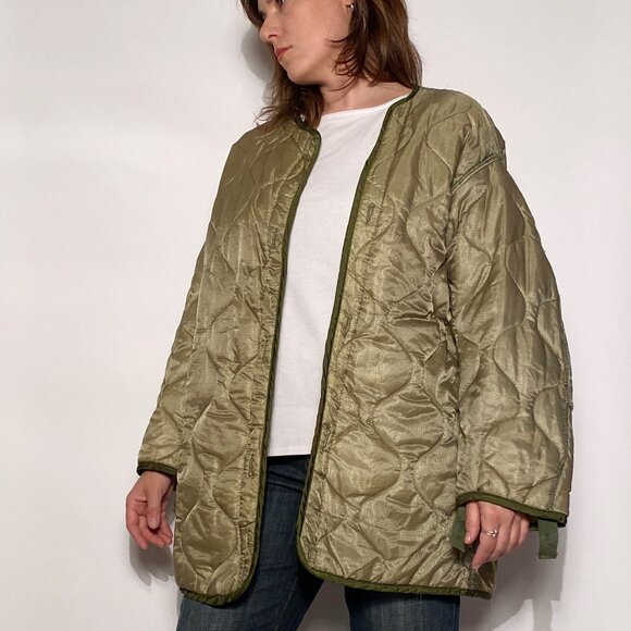 Vintage Asymmetrical Army Green MILITARY Quilted Liner Jacket! Large - Picture 4 of 10